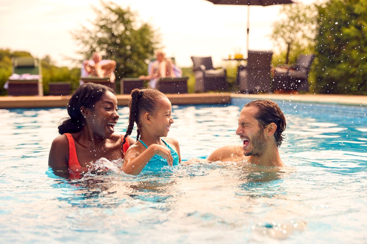 Freibad-Knigge: Entspannt durch die Badesaison in Breisgau-H
